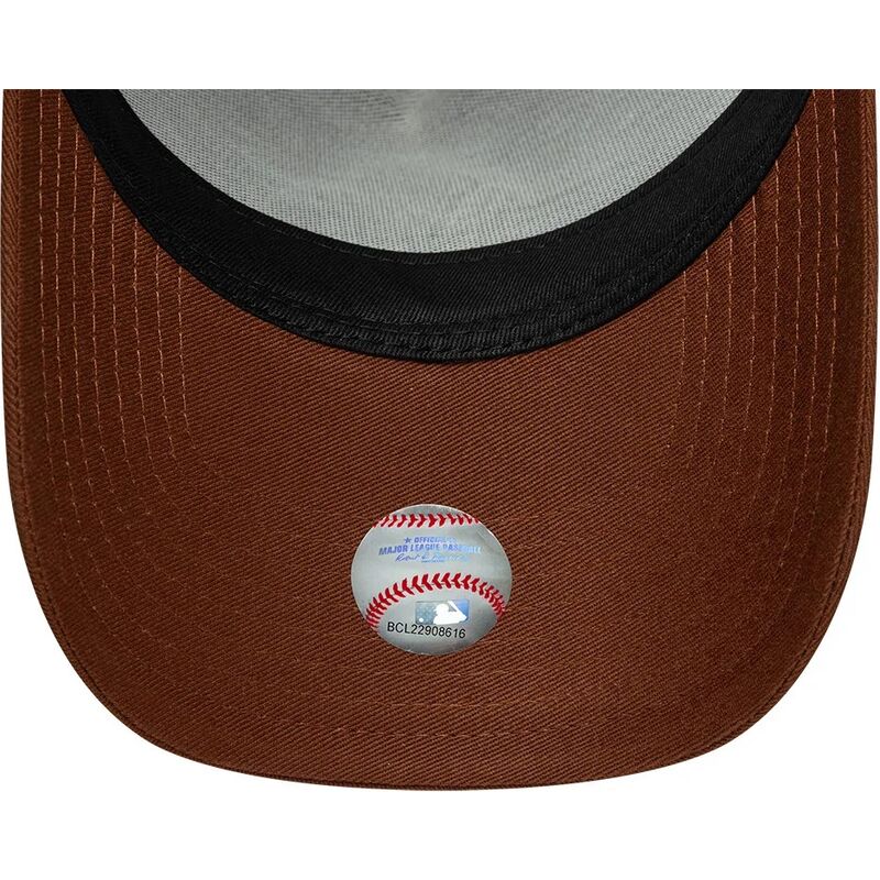 kapa-zaobljena-smeda-snapback-e-frame-outline-new-york-yankees-mlb-new-era