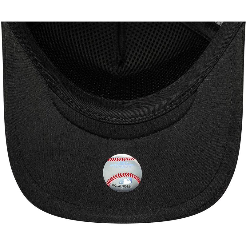 kapa-zaobljena-crna-snapback-9forty-apex-sporty-new-york-yankees-mlb-new-era