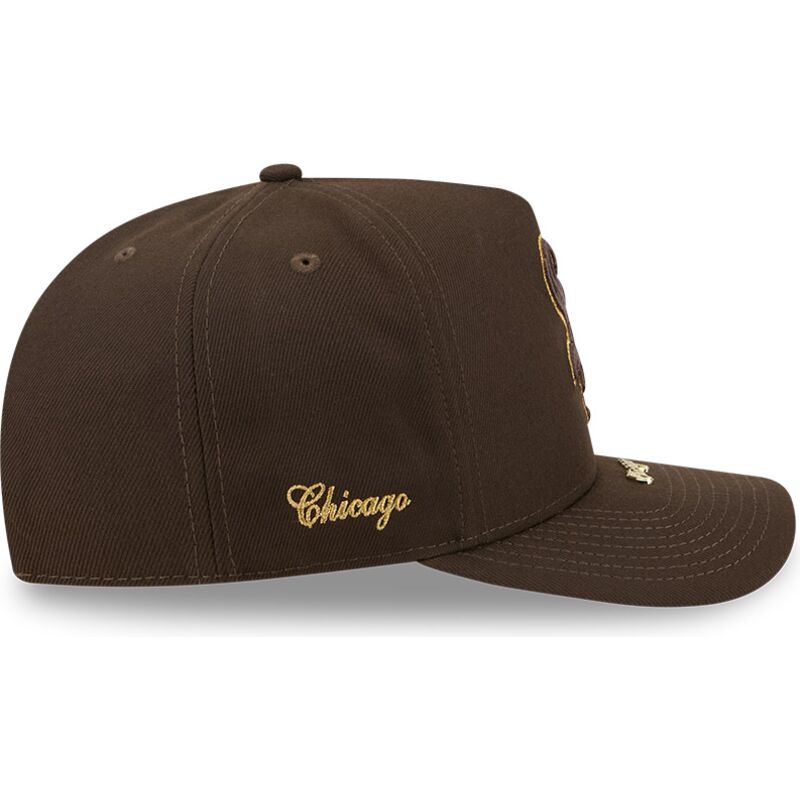 kapa-zaobljena-smeda-snapback-9fifty-a-frame-precurved-visor-pin-chicago-white-sox-mlb-new-era kapa-zaobljena-smeda-snapback-9fifty-a-frame-precurved-visor-pin-chicago-white-sox-mlb-new-era