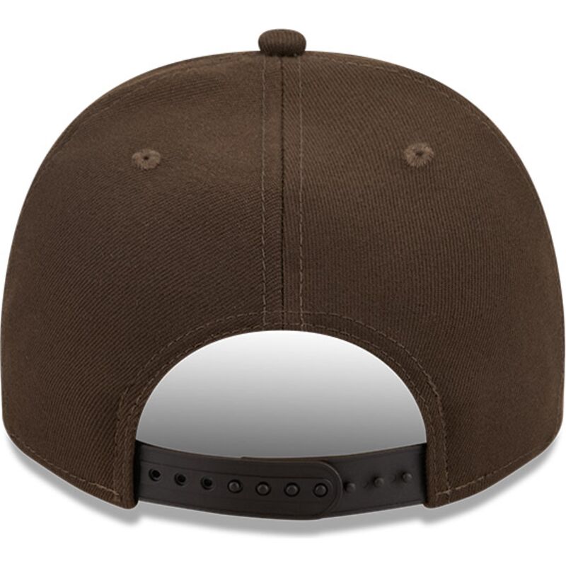 kapa-zaobljena-smeda-snapback-9fifty-a-frame-precurved-visor-pin-new-york-yankees-mlb-new-era