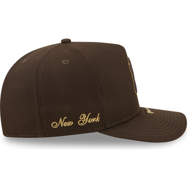 kapa-zaobljena-smeda-snapback-9fifty-a-frame-precurved-visor-pin-new-york-yankees-mlb-new-era