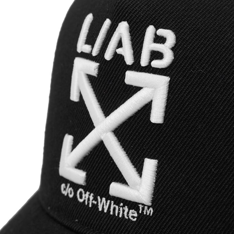 kapa-zaobljena-crna-snapback-clamp-arrows-l-ab-c-o-off-white