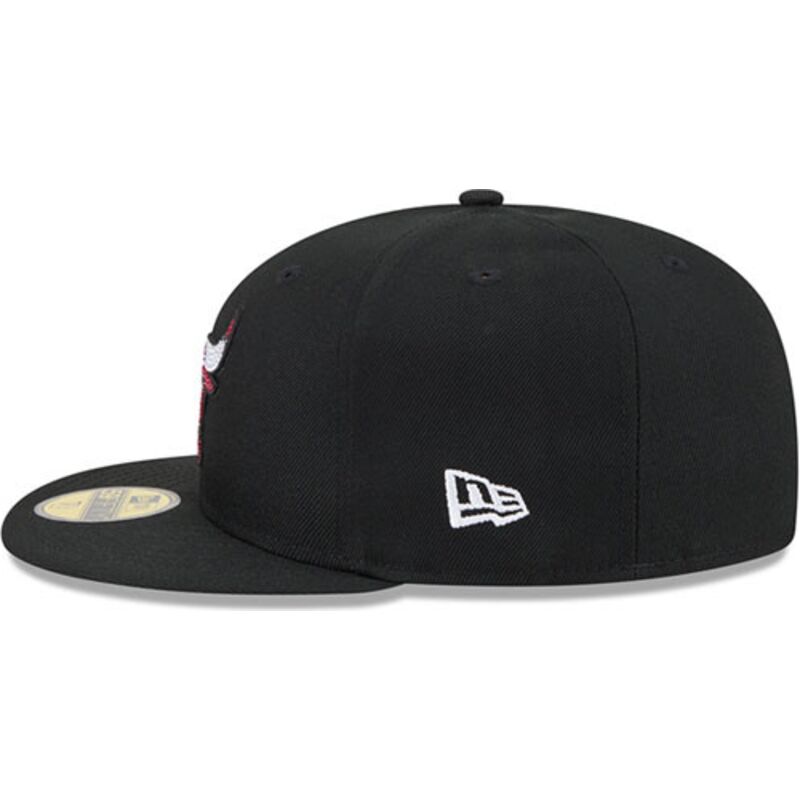 kapa-ravna-crna-prilagodena-59fifty-rhinestone-badge-chicago-bulls-nba-new-era